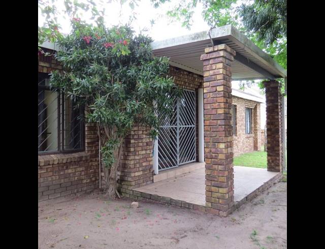 3 BEDROOM TOWNHOUSE FOR SALE IN MEER EN SEE